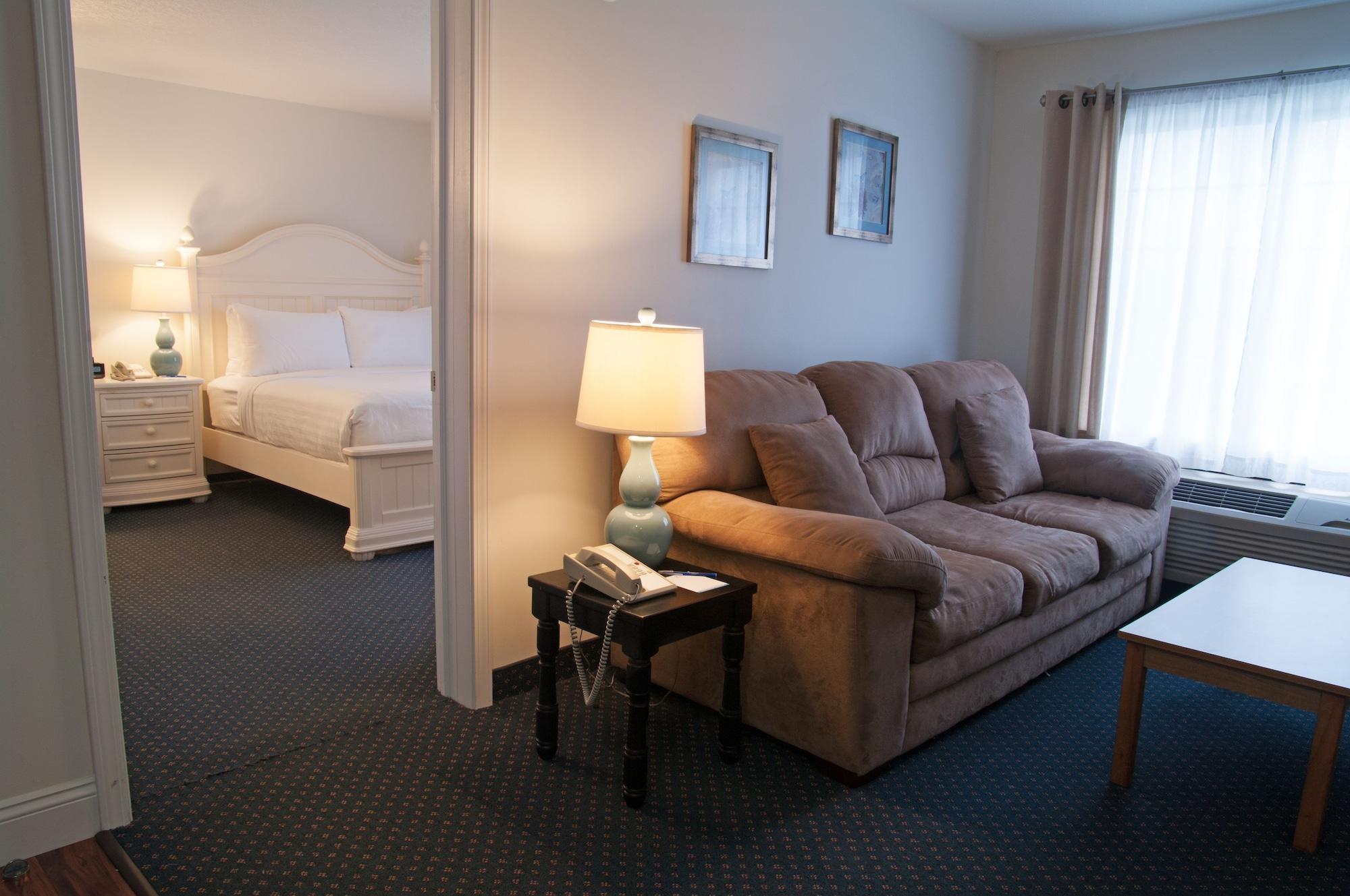 Charlevoix Inn & Suites Surestay Collection By Best Western 外观 照片