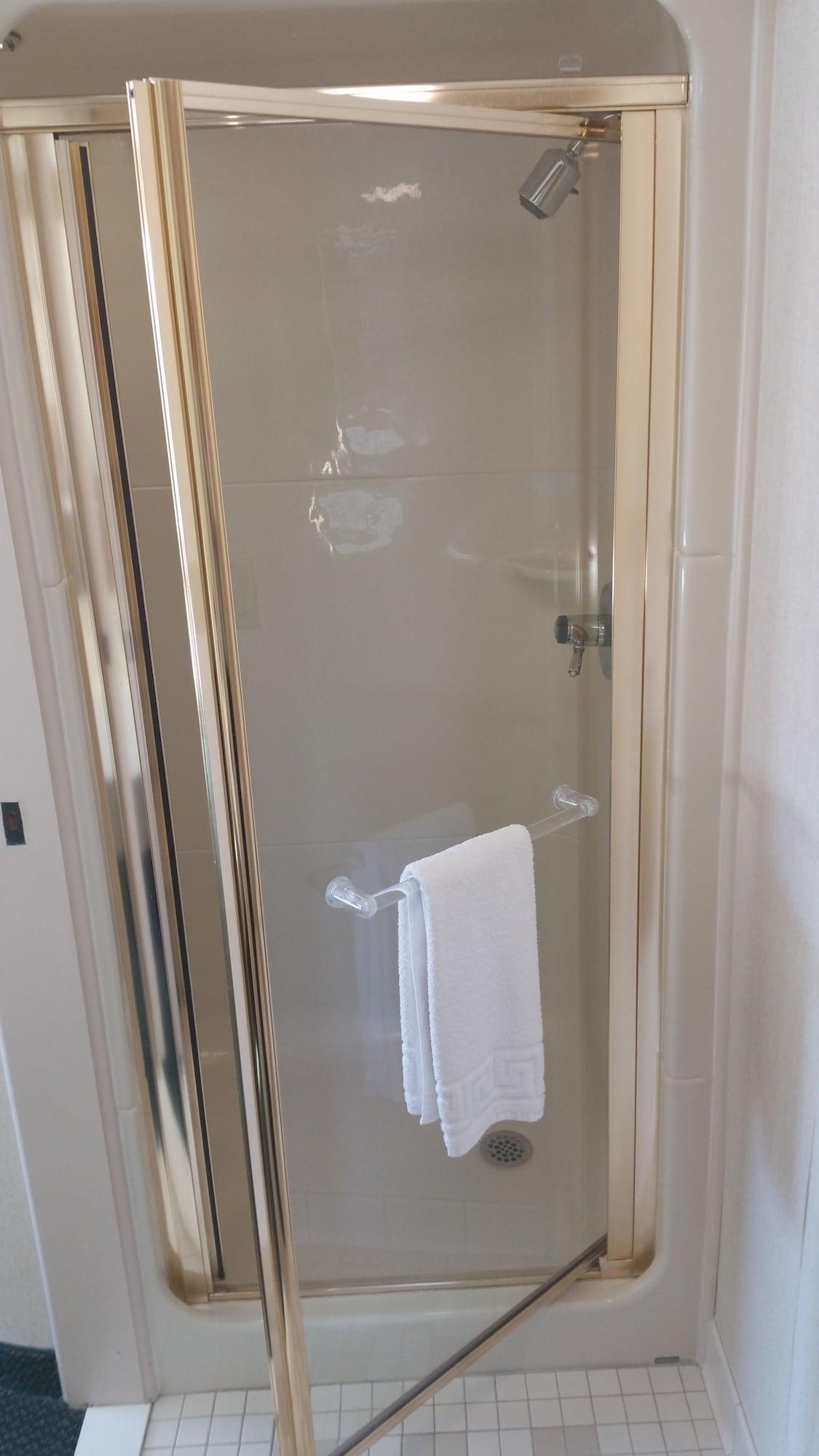 Charlevoix Inn & Suites Surestay Collection By Best Western 外观 照片