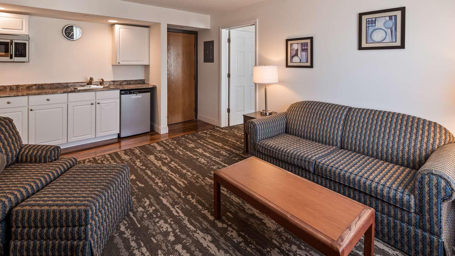 Charlevoix Inn & Suites Surestay Collection By Best Western 外观 照片