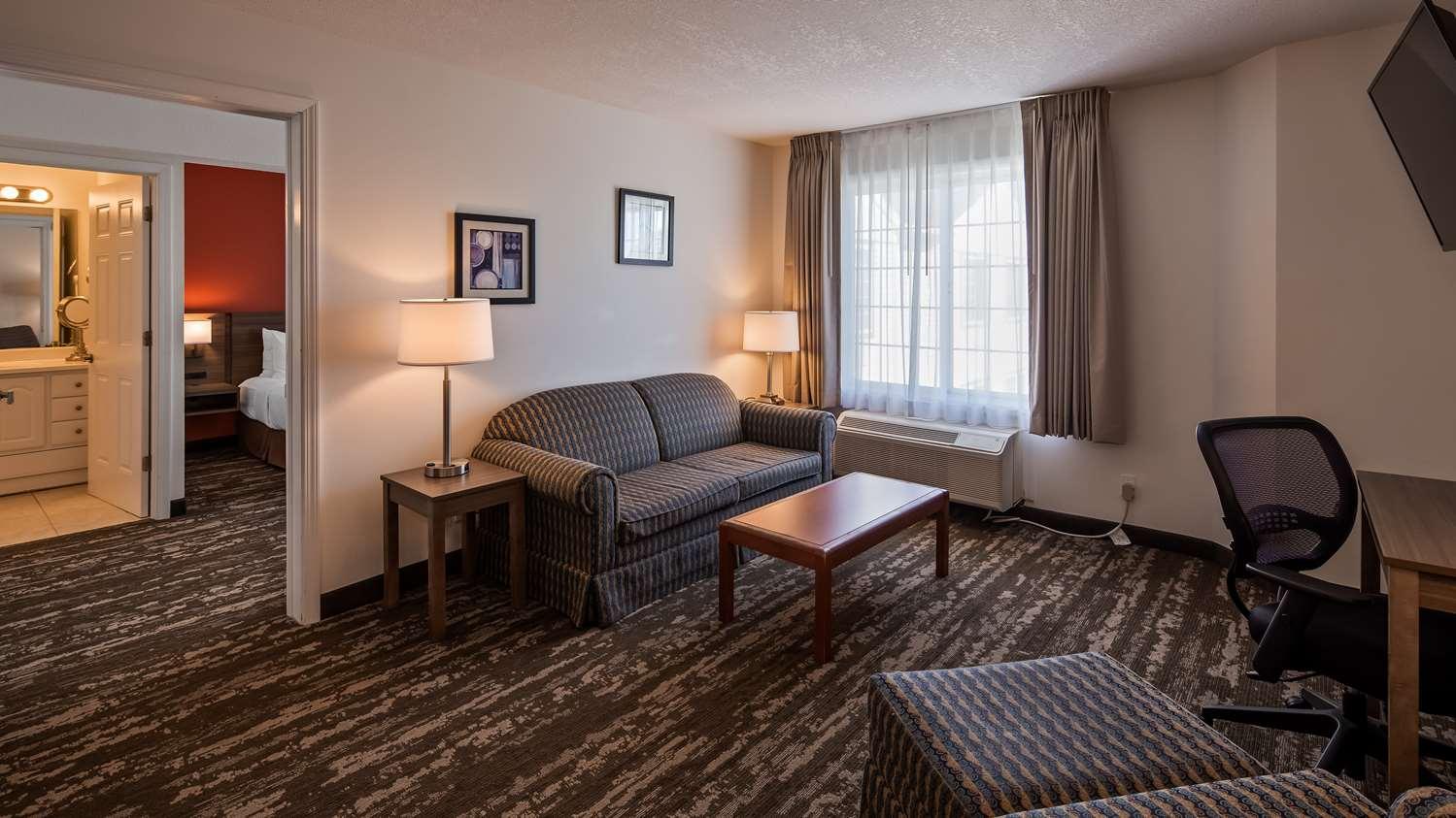 Charlevoix Inn & Suites Surestay Collection By Best Western 外观 照片