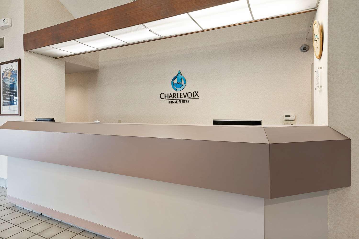 Charlevoix Inn & Suites Surestay Collection By Best Western 外观 照片